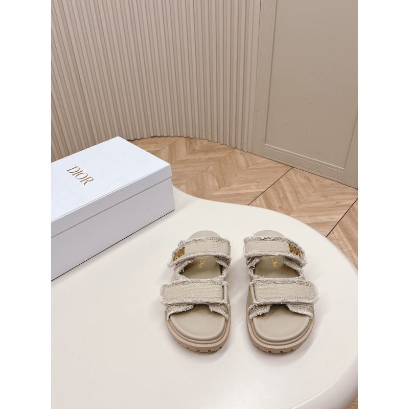 ch**an D*or slippers